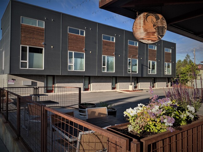 Building Photo - 2802 Turnagain St