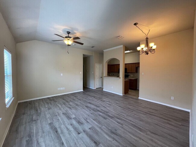 Foto del edificio - 2408-2410 Ravenwood Court