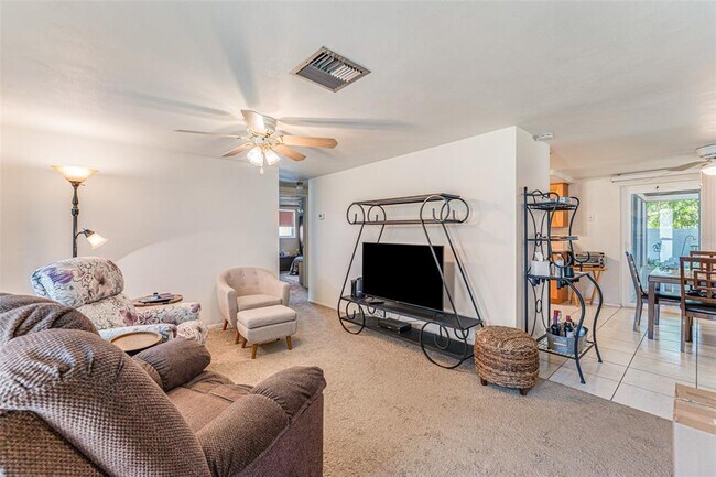 Foto del edificio - 7144 Kapp Ct