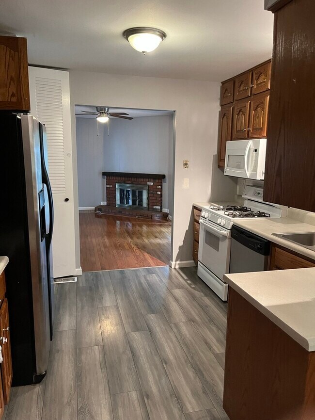 Building Photo - Beautiful 3 bed 2 bath Home For Rent!