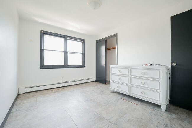 Foto del edificio - 8 Albany Ave