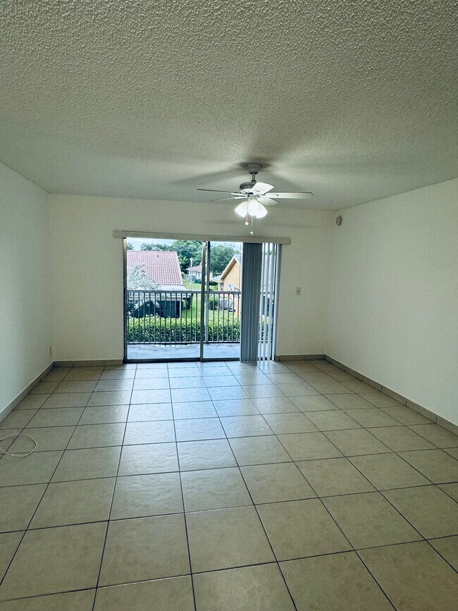 Building Photo - 8431 Royal Palm Blvd