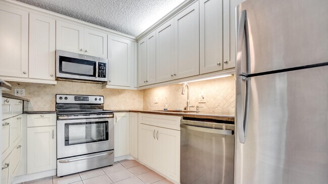 Foto del edificio - 121 1st Ln