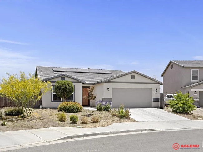 Building Photo - Stunning 4 Bedroom in Southwest Bakersfield!