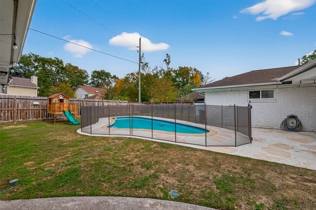 Building Photo - 13418 Paradise Valley Dr