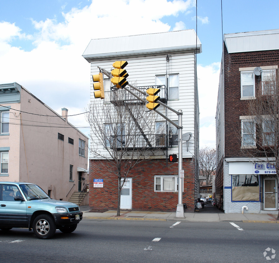 Building Photo - 116 Franklin St