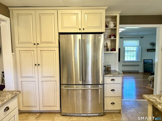 Foto del edificio - 330 Ridge Rd