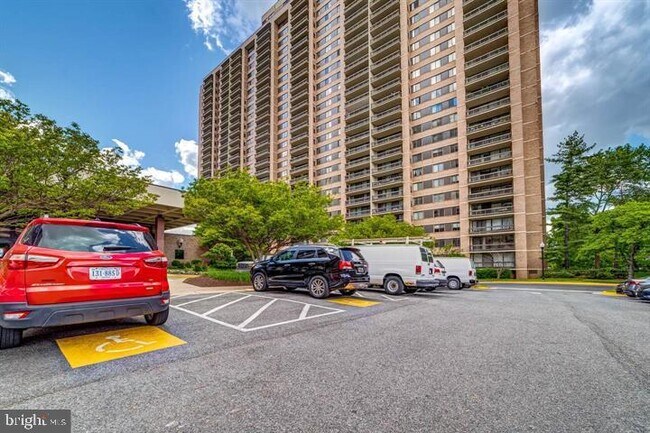 Foto del edificio - 5501 Seminary Rd