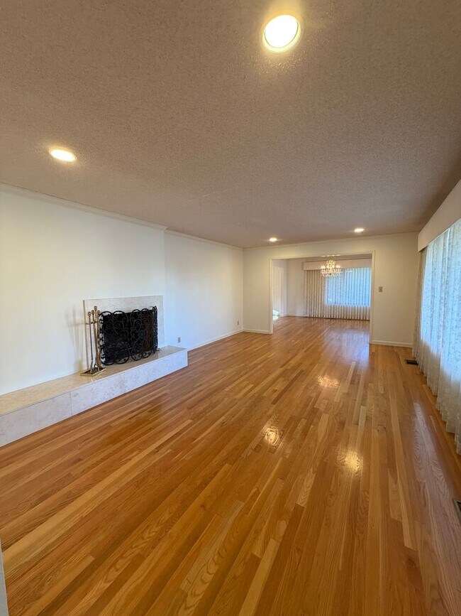 Foto del edificio - Beautiful home in Southwest Reno's Lake Ridge Shores East!