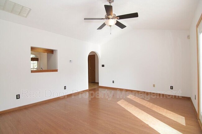 Foto del edificio - 4407 Meadowsweet Ct