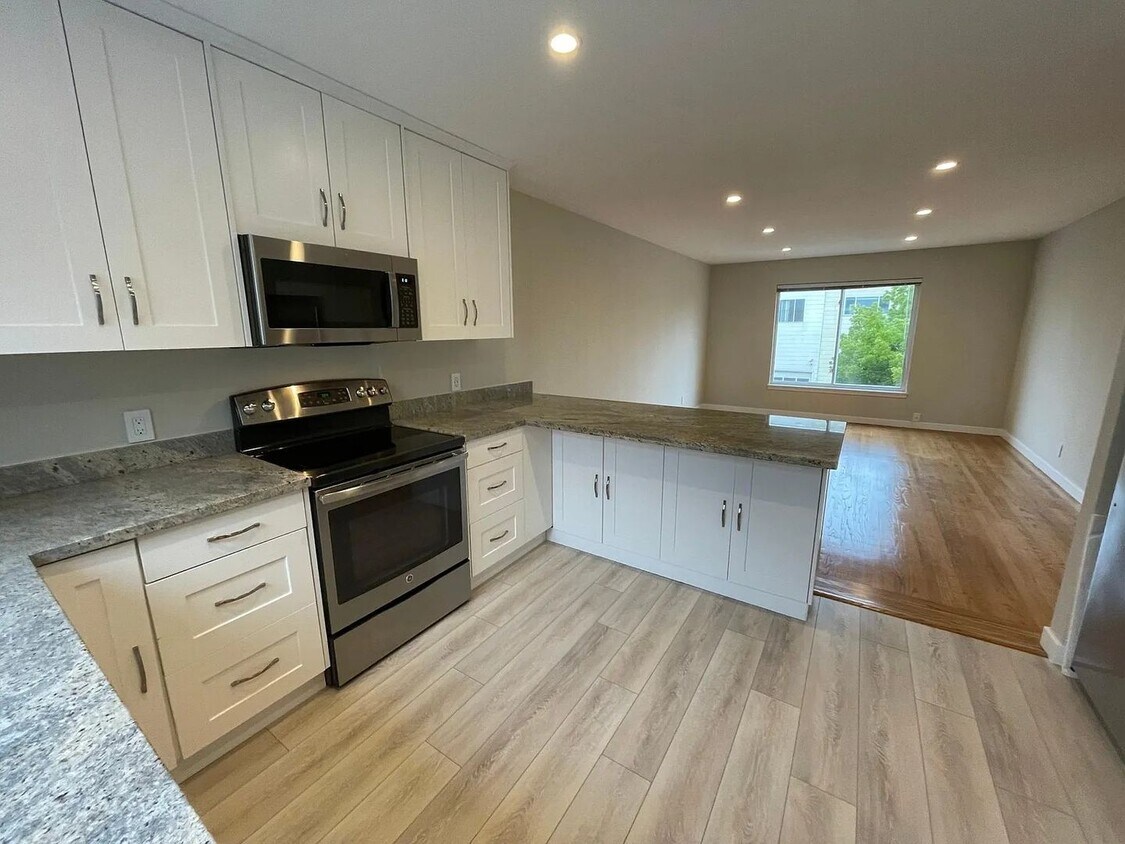 Photo - Outside Leasing - 1260 17th Avenue