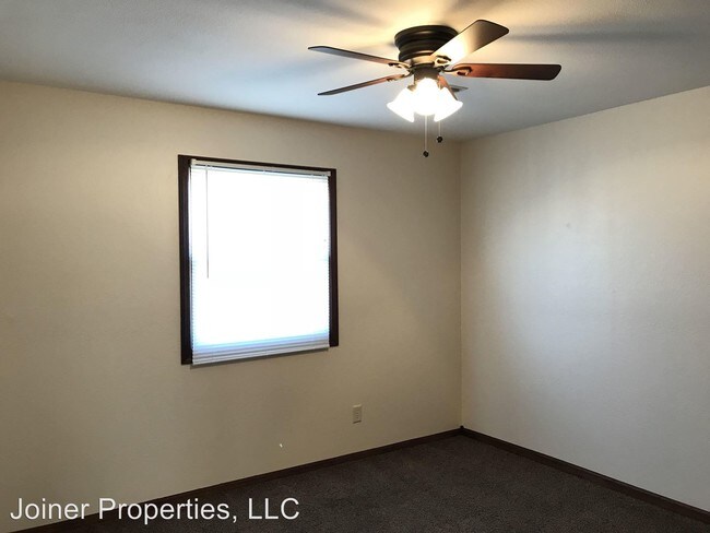 Foto del edificio - 5840 Cherry Pl
