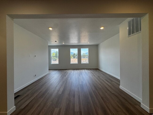 Building Photo - 1562 N 1875 W