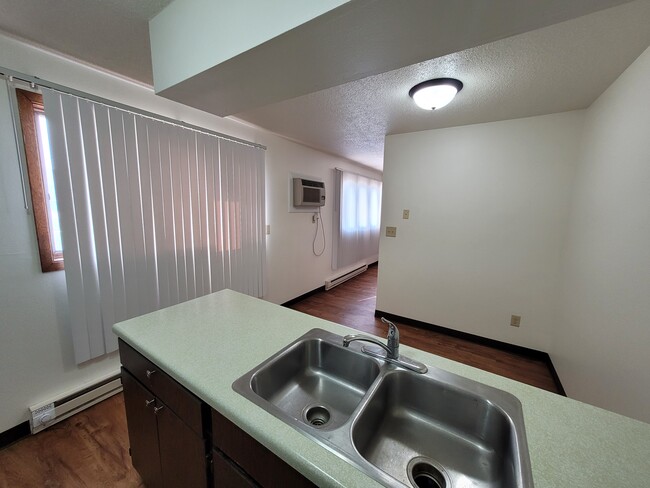 Foto del edificio - 41 8th Ave N