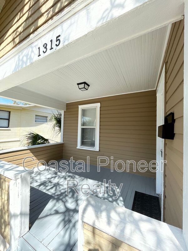 Photo - 1315 8th Ave S House