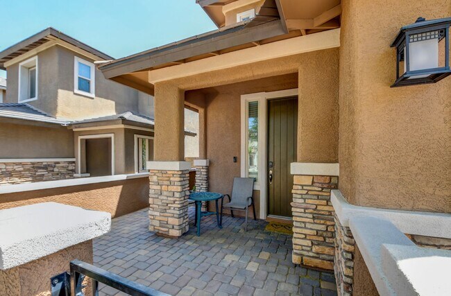 Building Photo - 4 bedroom home