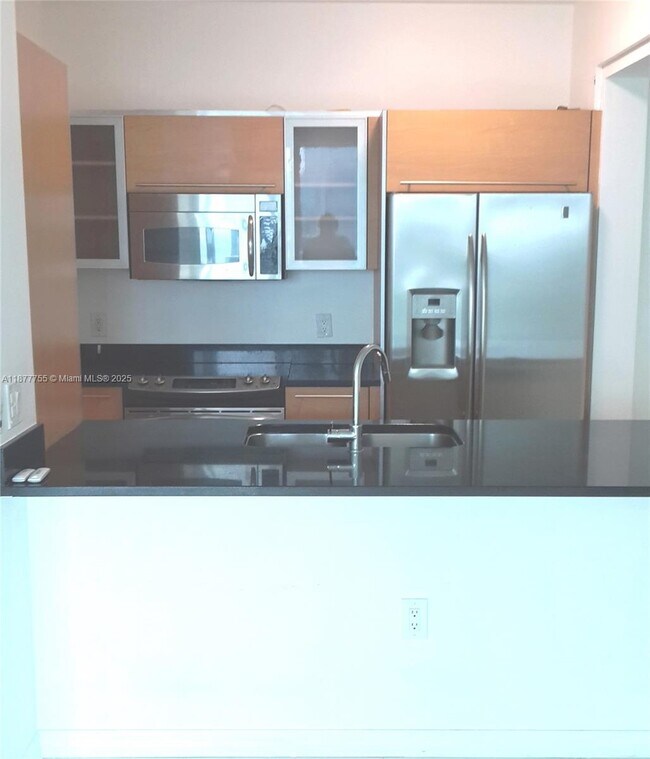 Building Photo - 950 Brickell Bay Dr