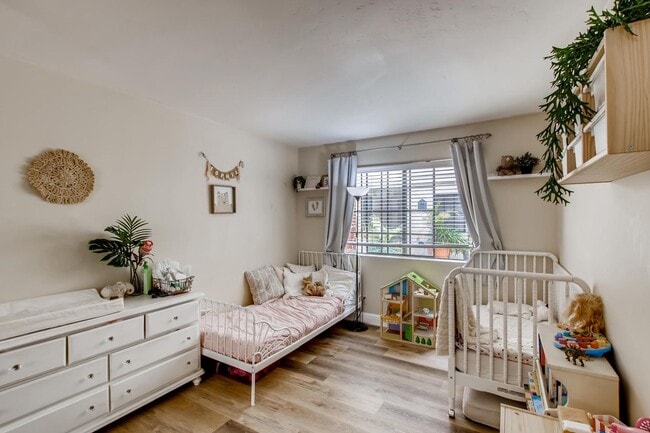 Building Photo - Remodeled Condo in the Heart of North Park