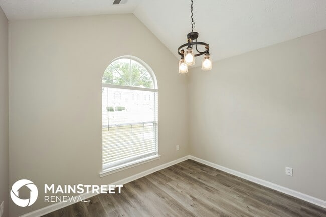 Building Photo - 7911 Woodlake Dr