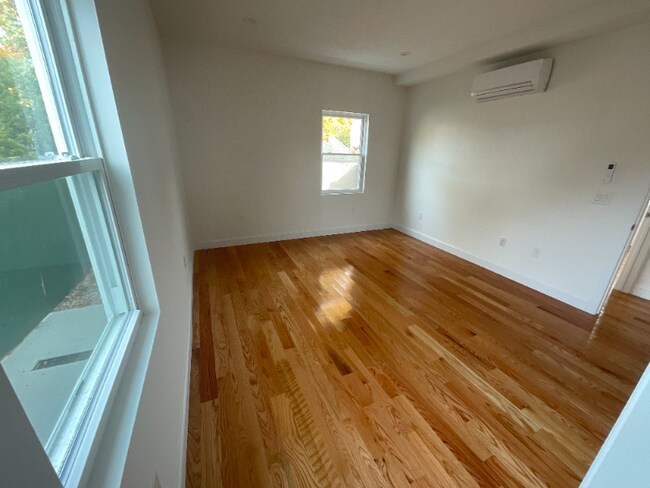 Building Photo - 2310 Vance St