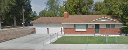 Building Photo - 324 E Dewey Ave