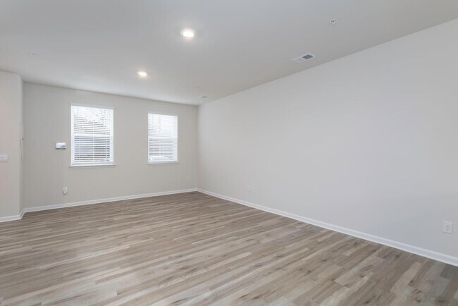 Foto del edificio - 128 JULIE Ln