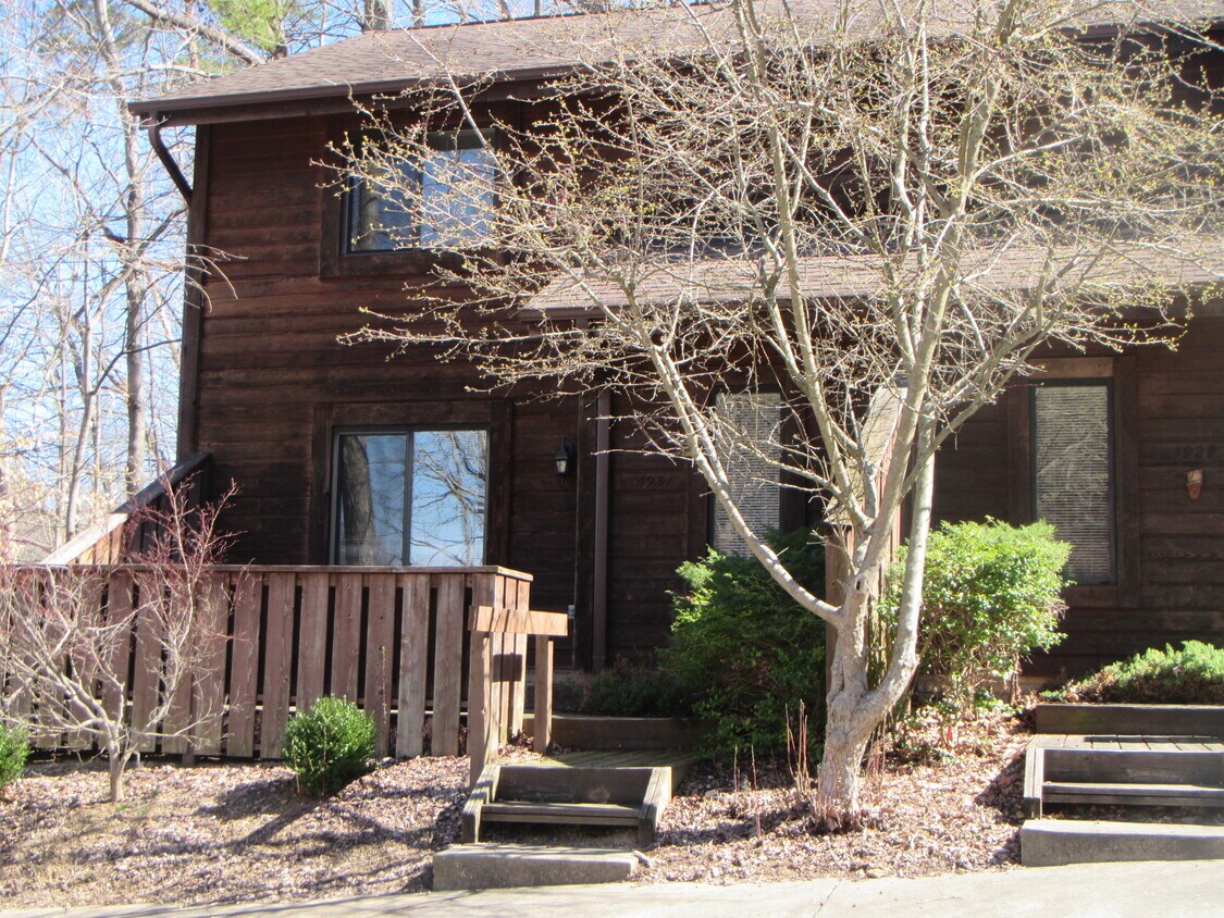 Primary Photo - 4931 Spring Rd