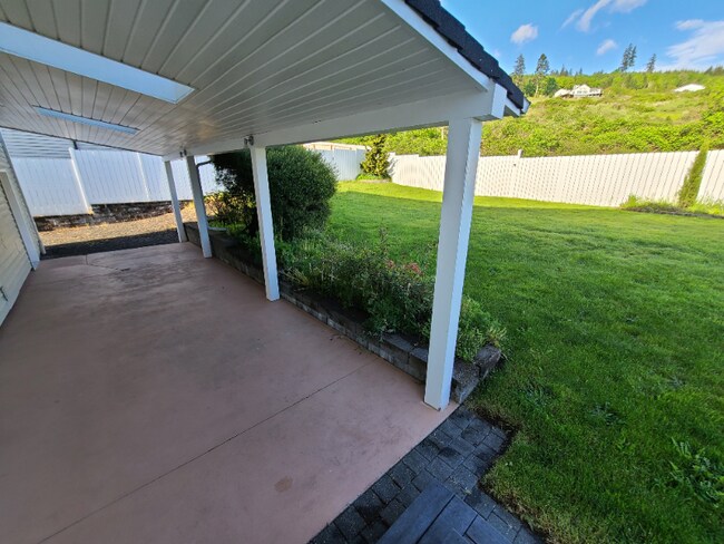 Building Photo - 128 Silverdust Dr