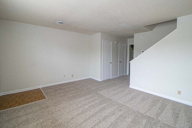 Foto del edificio - 814 Golf View Pl