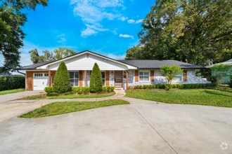 Building Photo - 201 Cedarwood Dr