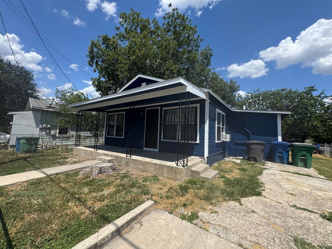 Building Photo - Super nice 2 Bedroom 1 Bath