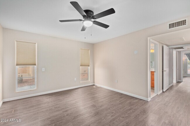 Building Photo - 16609 N Desert Holly Dr