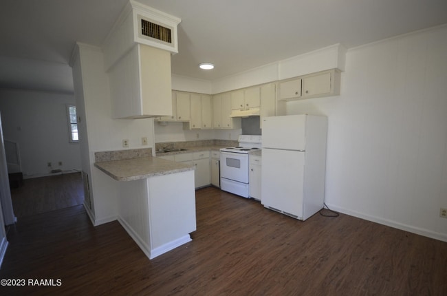 Foto del edificio - 2610 NE Evangeline Thruway