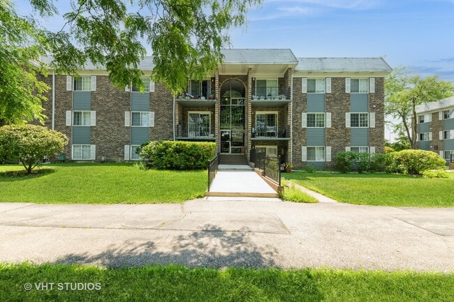 Building Photo - 1511 N Windsor Dr