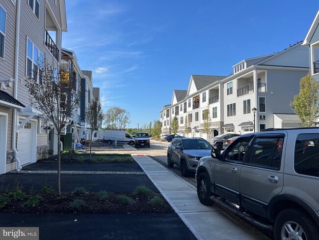 Building Photo - 8106 Donatello Dr