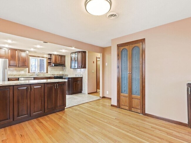 Building Photo - 281 Dedham Ave