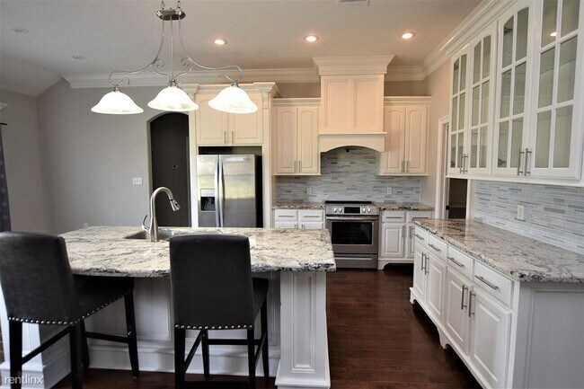 Building Photo - 4 br, 2 bath House - 2652 Ravenway Dr