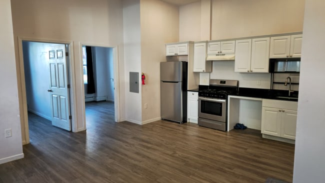 Building Photo - 295 Avenue B