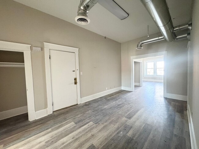 Building Photo - 212 N M.L.K. junior Dr