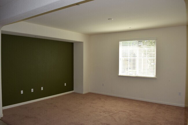 Building Photo - 378 W Abbey Ln