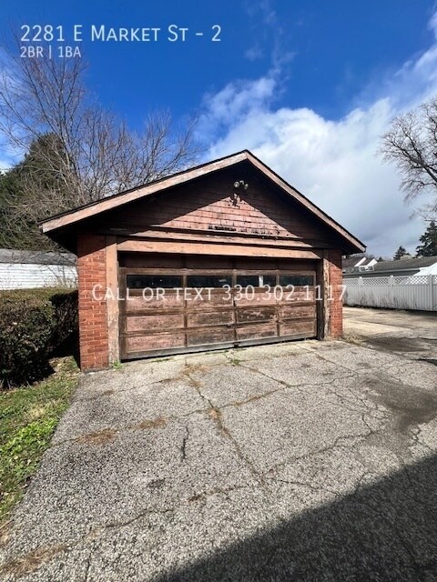 Building Photo - Spacious 2 bedroom upper level apartment f...