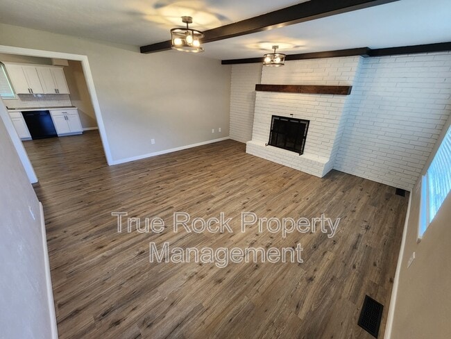 Building Photo - 13770 County Rd 1556