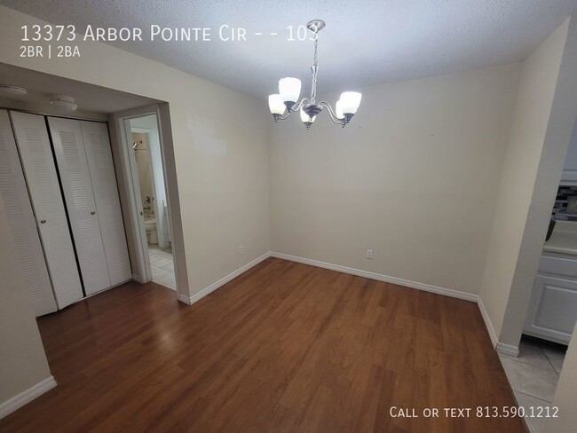 Building Photo - Spacious Tampa Apartment