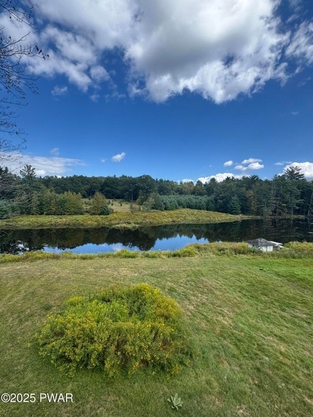 Building Photo - 775 Purdytown Turnpike