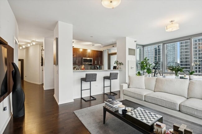 Foto del edificio - 123 S Green St