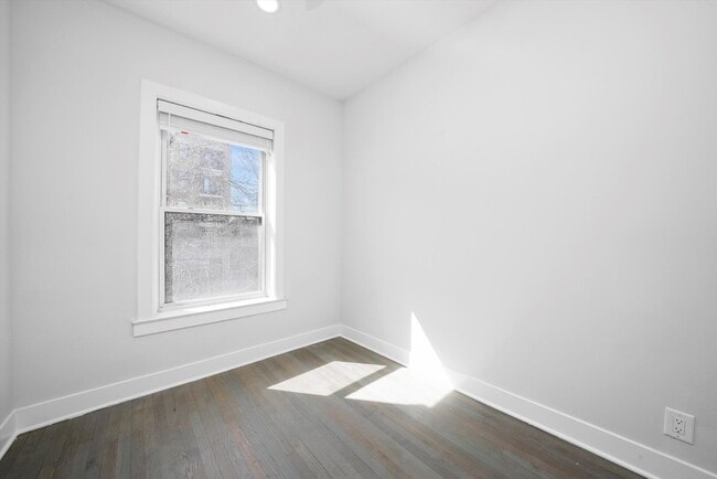 Building Photo - 3134 W Fullerton Ave