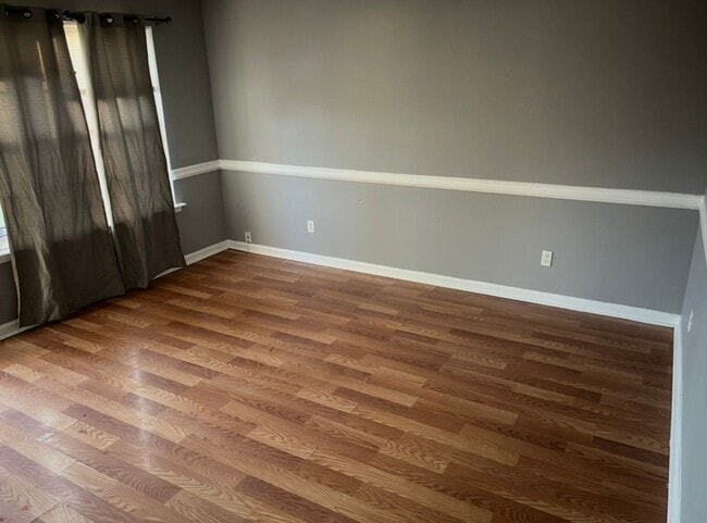 Building Photo - A Classic Act