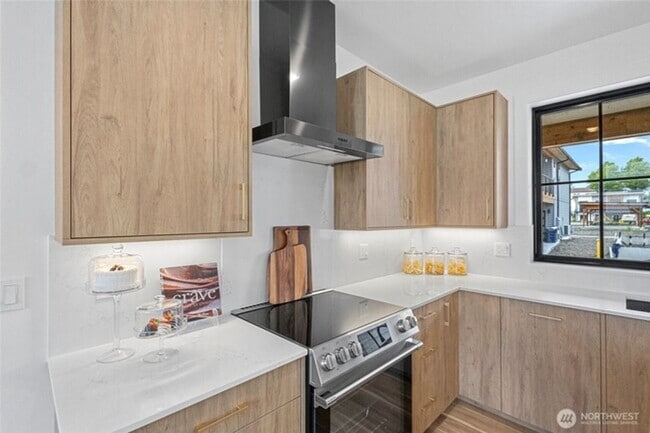 Building Photo - Brand NEW 3 Bedroom Condo for rent in Lynden!