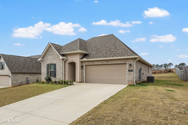 Foto del edificio - 315 Hummingbird Ln