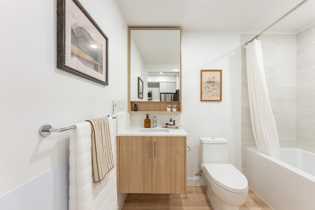 Building Photo - Kira